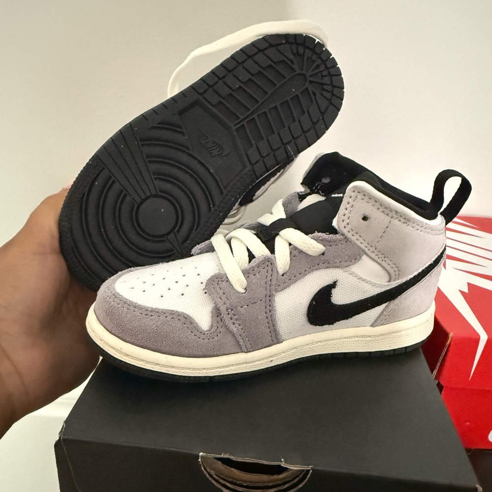 Nike Black and Gray Sneakers for Everyday Comfort